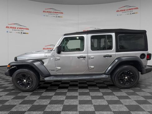Used 2018 Jeep Wrangler Unlimited Sport S AWD/4WD image 4