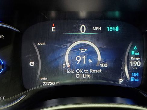 Used 2017 Chrysler Pacifica Premium image 37