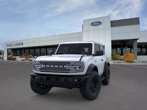 New 2026 Ford Bronco Badlands w/ Sasquatch Package AWD/4WD image 2