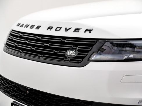 Used 2024 Land Rover Range Rover Sport Dynamic SE AWD/4WD image 30