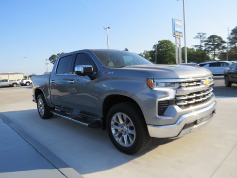 Certified 2023 Chevrolet Silverado 1500 LTZ AWD/4WD image 7