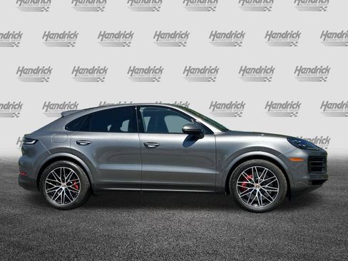 Used 2025 Porsche Cayenne S image 3