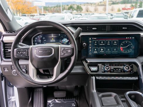 Used 2024 GMC Sierra 3500 Denali w/ Technology Package image 16