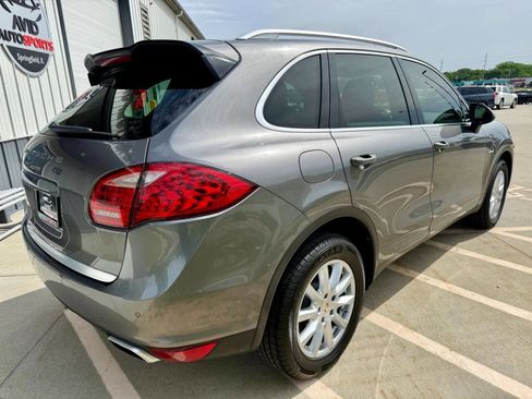 Used 2013 Porsche Cayenne Diesel AWD/4WD image 8