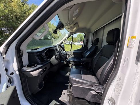 Used 2023 Ford Transit 350 DRW RWD image 10