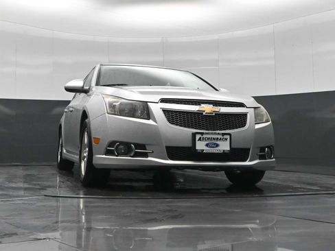 Used 2014 Chevrolet Cruze LT w/ RS Package image 29