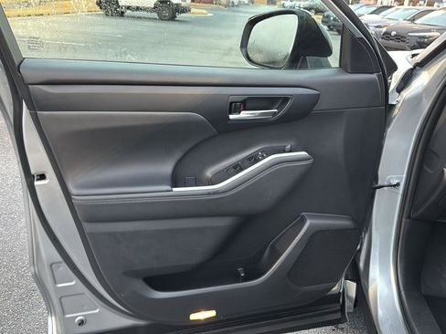 Certified 2024 Toyota Highlander XSE image 14