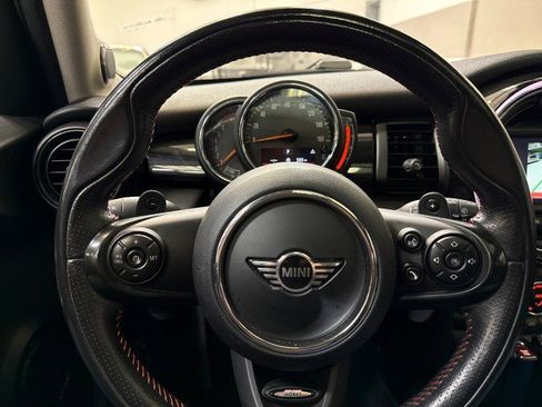 Used 2019 MINI Cooper S w/ Premium Package image 28