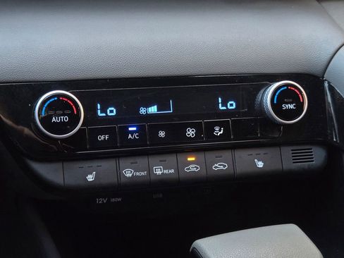 Used 2023 Hyundai Elantra Blue image 19