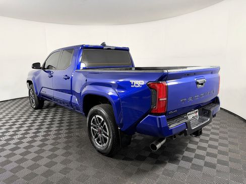 Used 2024 Toyota Tacoma TRD Sport AWD/4WD image 17