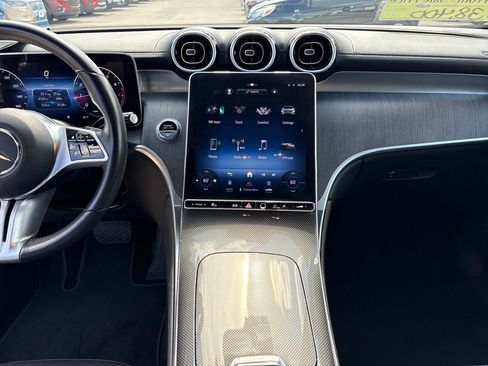 Used 2024 Mercedes-Benz GLC 300 4MATIC image 21