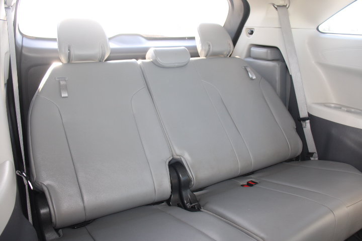 Used 2022 Toyota Sienna XLE FWD image 16
