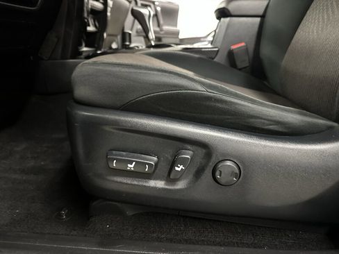 Used 2017 Toyota 4Runner TRD Off-Road image 27