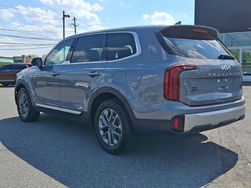 Certified 2024 Kia Telluride LX FWD image 4
