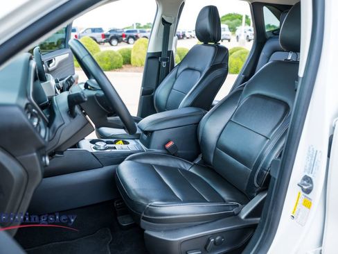 Used 2022 Ford Escape SEL w/ Technology Package FWD image 10