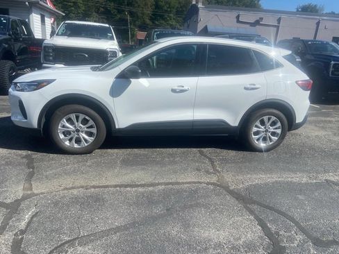 Used 2025 Ford Escape Active AWD/4WD image 9