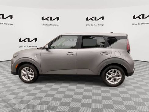 Certified 2025 Kia Soul LX w/ LX Technology Package FWD image 5