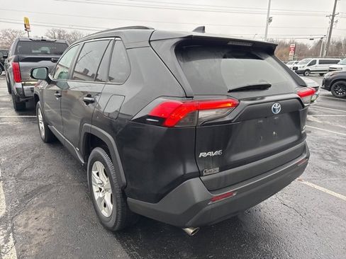 Used 2021 Toyota RAV4 LE image 19