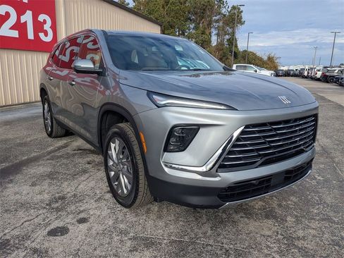 Used 2025 Buick Enclave Preferred w/ Power Package image 6