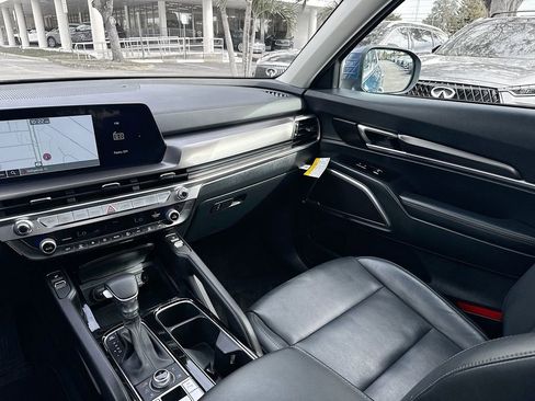 Used 2025 Kia Telluride S image 26