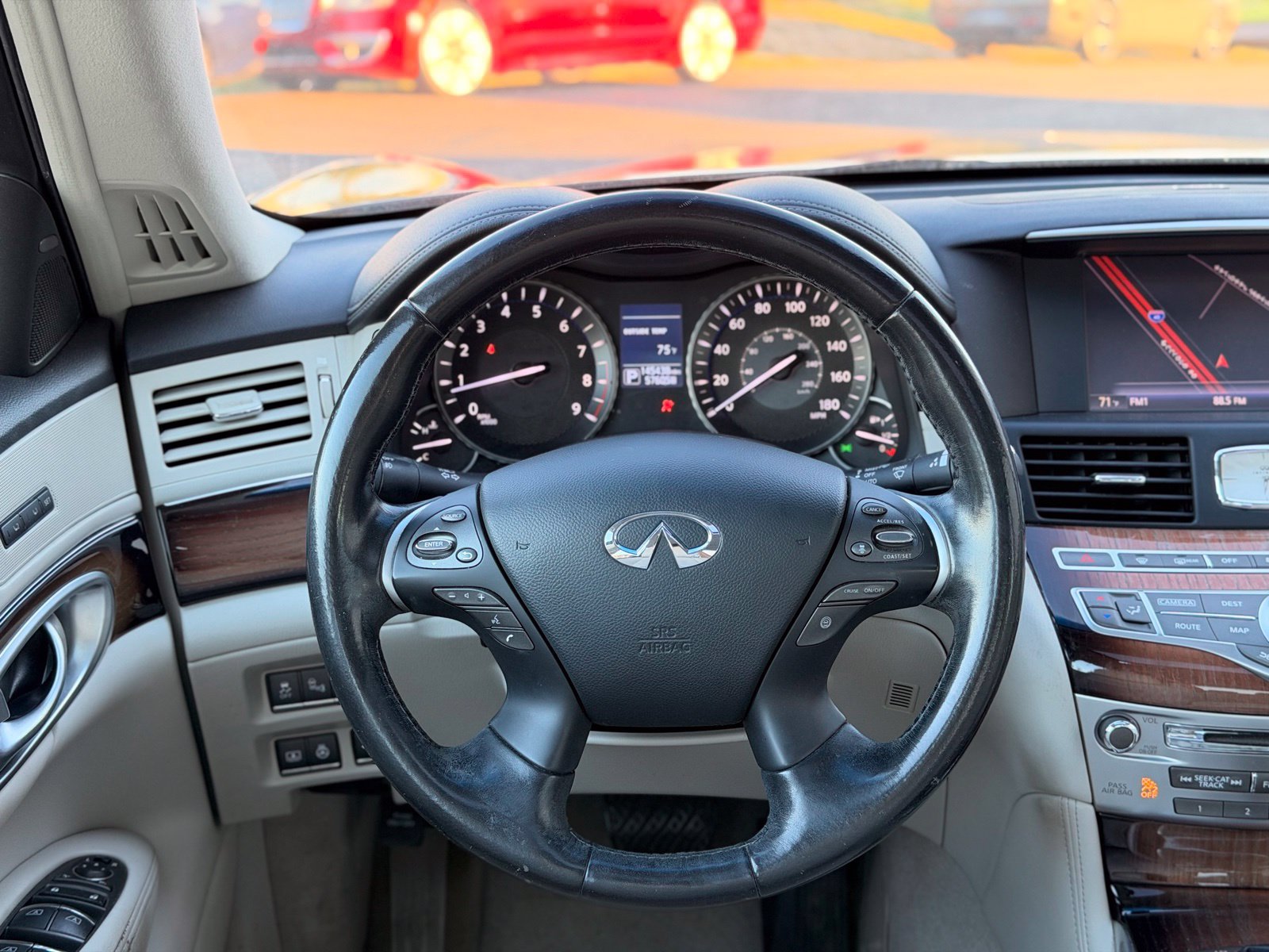 Used 2015 INFINITI Q70 L 3.7 w/ Deluxe Touring Package RWD image 36