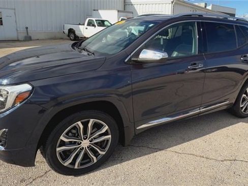 Used 2019 GMC Terrain Denali w/ Advanced Safety Package image 39