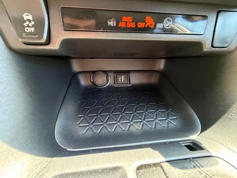 Used 2025 Toyota RAV4 LE AWD/4WD image 26