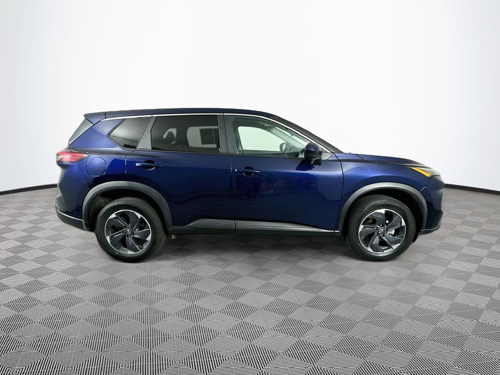 Used 2024 Nissan Rogue SV FWD image 12