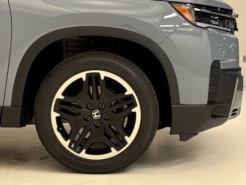 New 2026 Honda Pilot Touring image 6