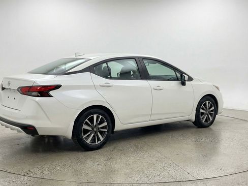 Used 2025 Nissan Versa SV image 9