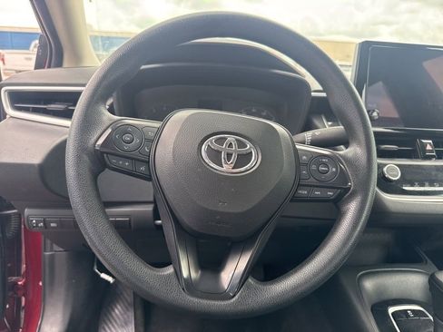 Used 2024 Toyota Corolla LE FWD image 4
