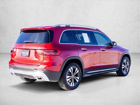 Certified 2026 Mercedes-Benz GLB 250 4MATIC image 5