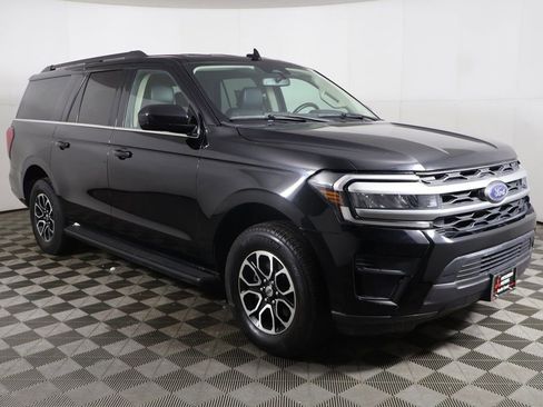Used 2024 Ford Expedition Max XLT image 2