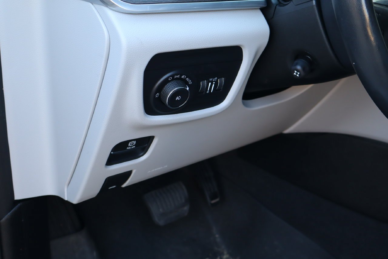 Used 2021 Jeep Grand Cherokee L Overland w/ Advanced Protech Group III AWD/4WD image 26