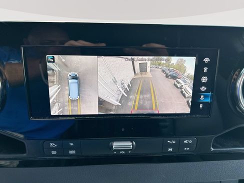 Used 2024 Mercedes-Benz Sprinter 2500 image 18