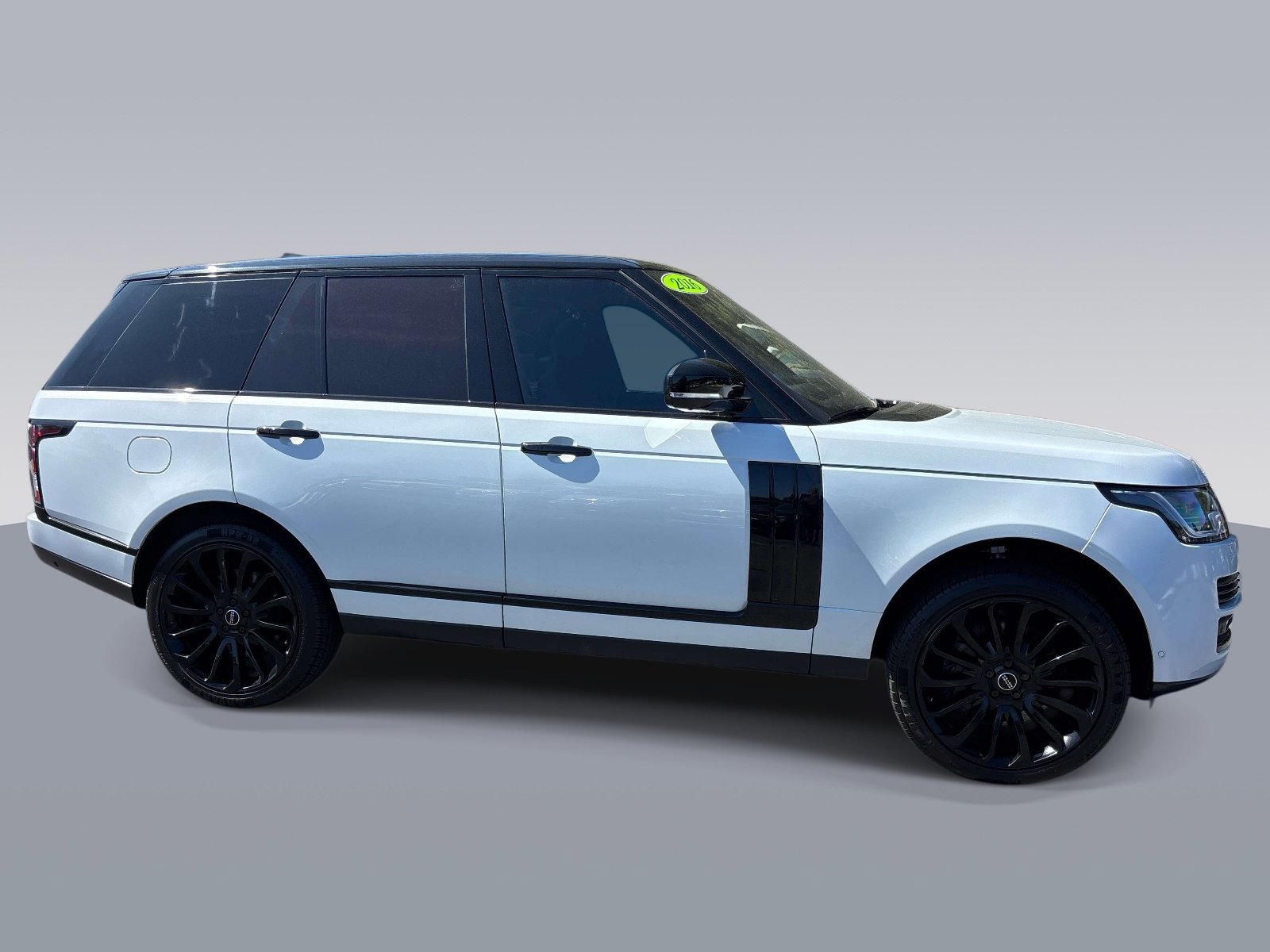 Used 2017 Land Rover Range Rover Supercharged AWD/4WD image 2