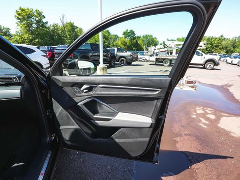 Used 2023 Audi Q3 2.0T Premium Plus w/ Premium Plus Package AWD/4WD image 12
