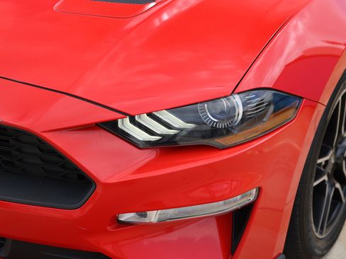 Used 2020 Ford Mustang Premium image 36