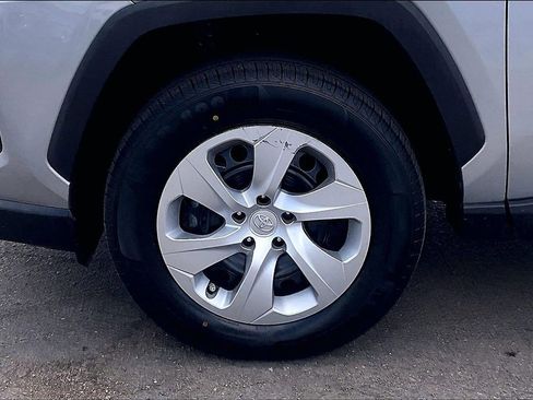 Used 2024 Toyota RAV4 LE AWD/4WD image 10