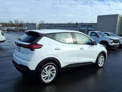 New 2027 Chevrolet Bolt LT w/ Comfort Package FWD image 3