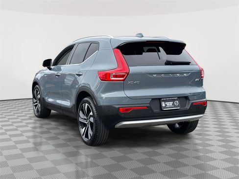 Certified 2023 Volvo XC40 B5 Plus w/ Driver Assist Package image 5