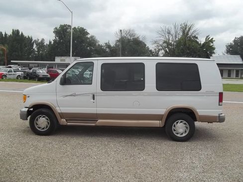 Used 2001 Ford E-150 and Econoline 150 image 4