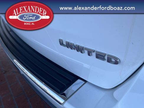 Used 2019 Jeep Grand Cherokee Limited w/ Luxury Group II image 7