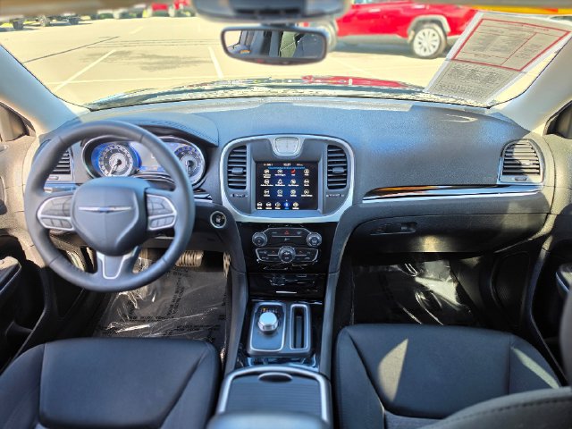 Used 2023 Chrysler 300 Touring w/ Sport Appearance Package RWD image 28