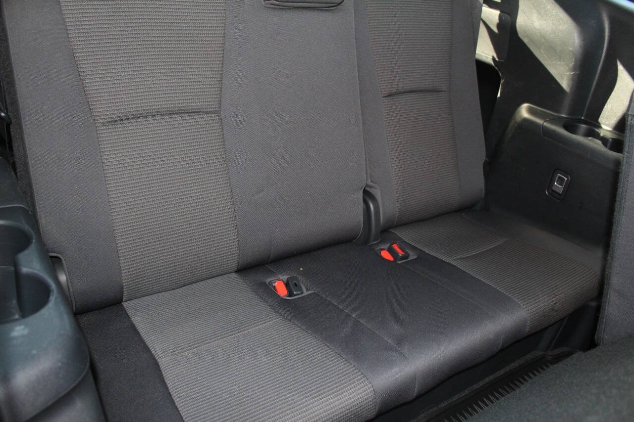 Used 2023 Toyota Highlander L FWD image 19