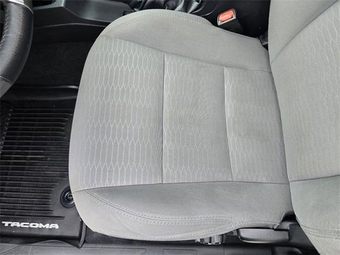 Used 2018 Toyota Tacoma SR5 image 12