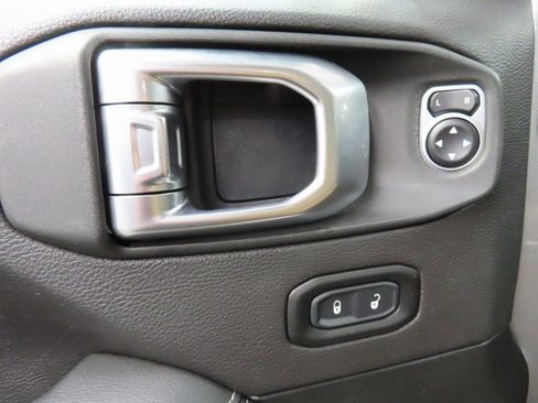 Used 2020 Jeep Gladiator Rubicon w/ Uconnect 4C Nav & Sound Group image 61