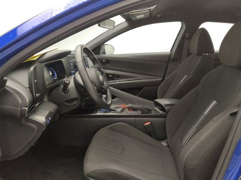 Used 2025 Hyundai Elantra Sport FWD image 17