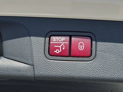 Used 2022 Mercedes-Benz GLC 300 image 16