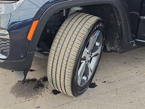 Used 2022 Jeep Grand Cherokee Limited 4xe w/ Luxury Tech Group II image 36